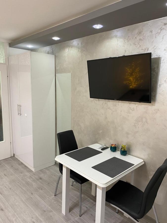 Manirosi 5 Apartment スボティツァ エクステリア 写真