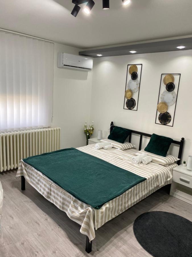 Manirosi 5 Apartment スボティツァ エクステリア 写真