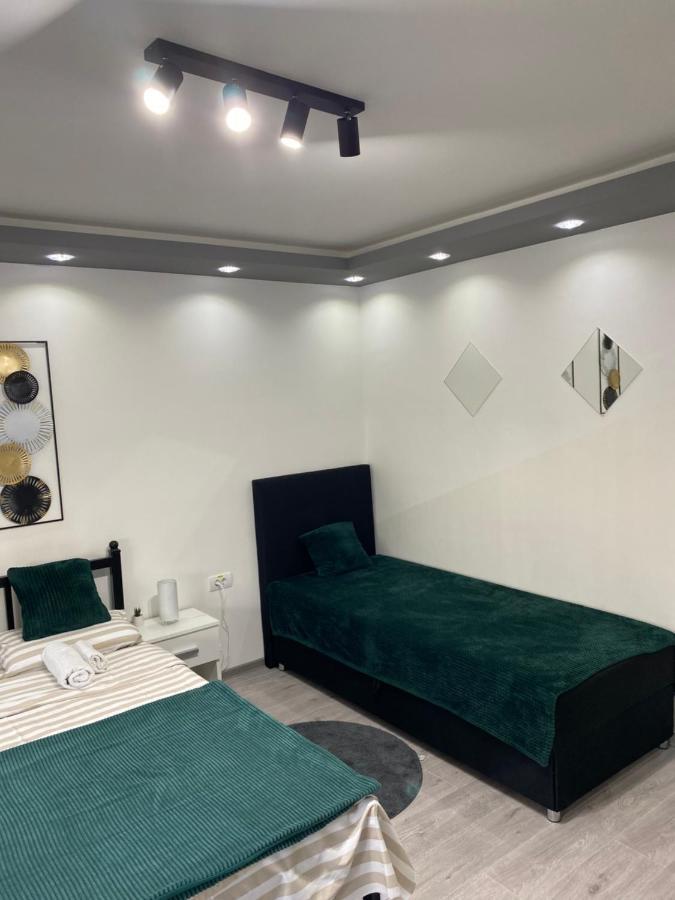 Manirosi 5 Apartment スボティツァ エクステリア 写真