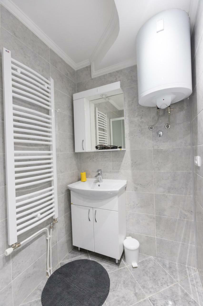 Manirosi 5 Apartment スボティツァ エクステリア 写真