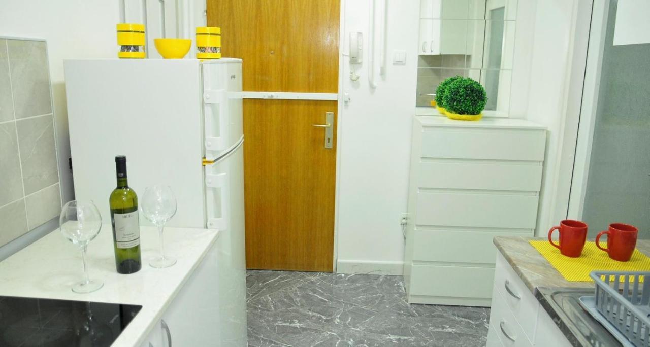Manirosi 5 Apartment スボティツァ エクステリア 写真